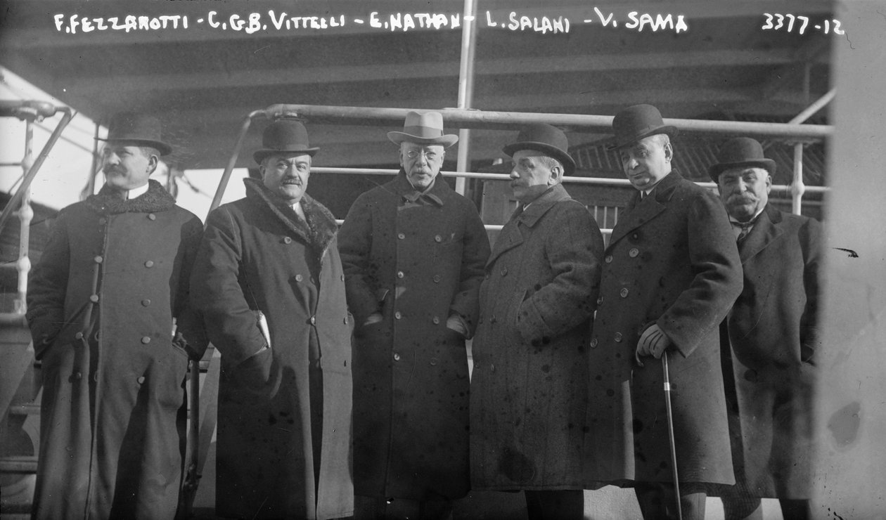 F. Fezzarotti, C.G.B. Vittelli, E. Nathan, L. Salani og V. Sama på oceanlinjen Amerika fra Italien til New York, 1915 af George Grantham Bain