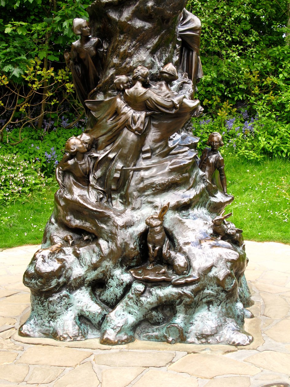 Sokkel, detalje af Peter Pan-statuen, 1912 bronze af George James Frampton