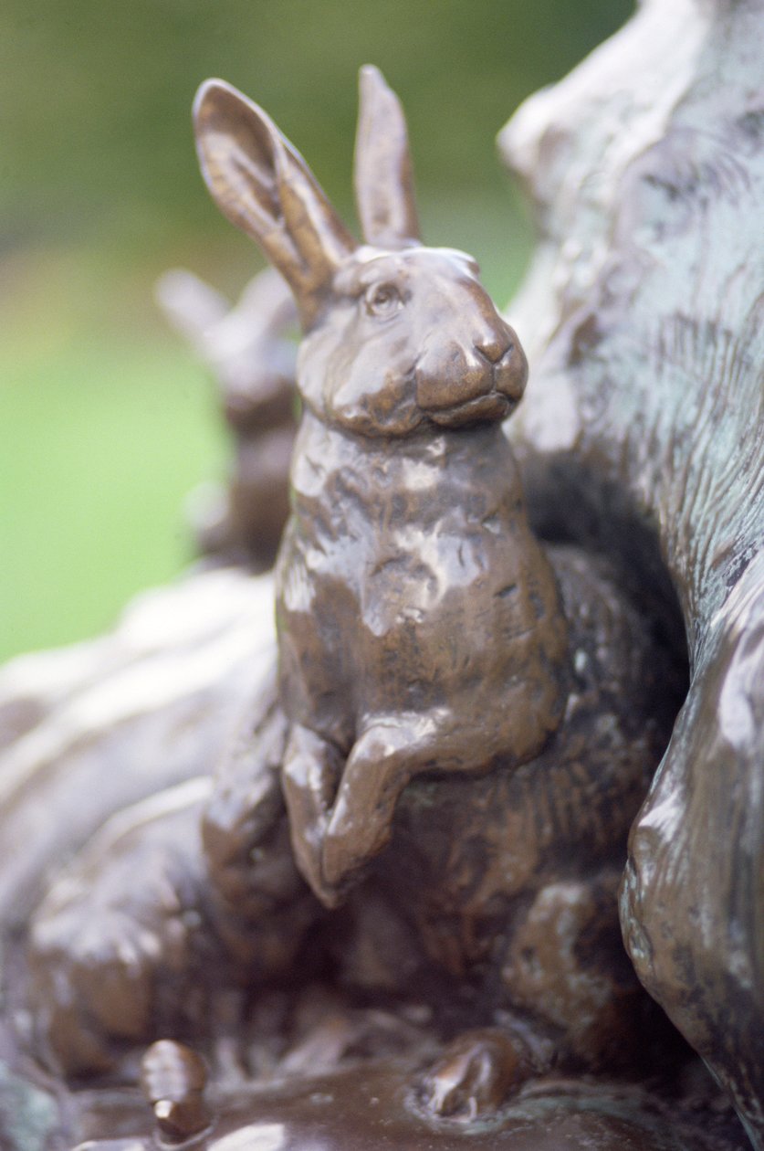 Kanin, detalje fra statuen af Peter Pan, 1912 (bronze) af George James Frampton