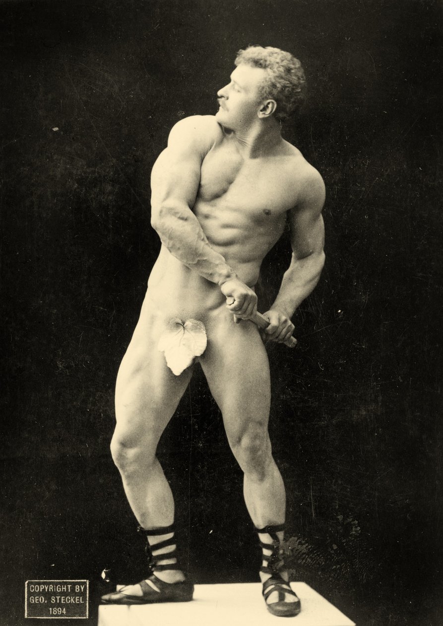 Eugen Sandow trækker sit sværd i klassisk græsk-romersk stilling, ca.1894 af George Steckel