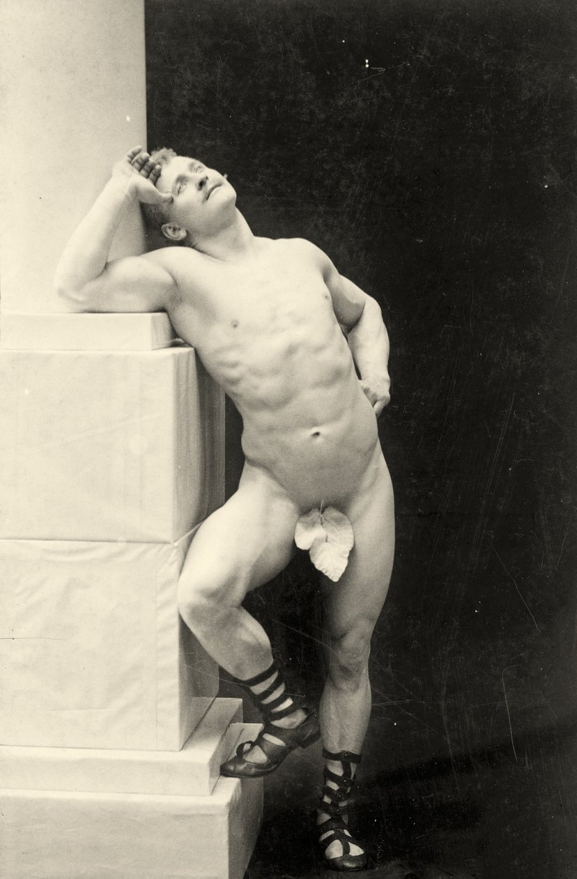 Eugen Sandow, i klassisk oldgræsk-romersk positur, ca. 1894 af George Steckel