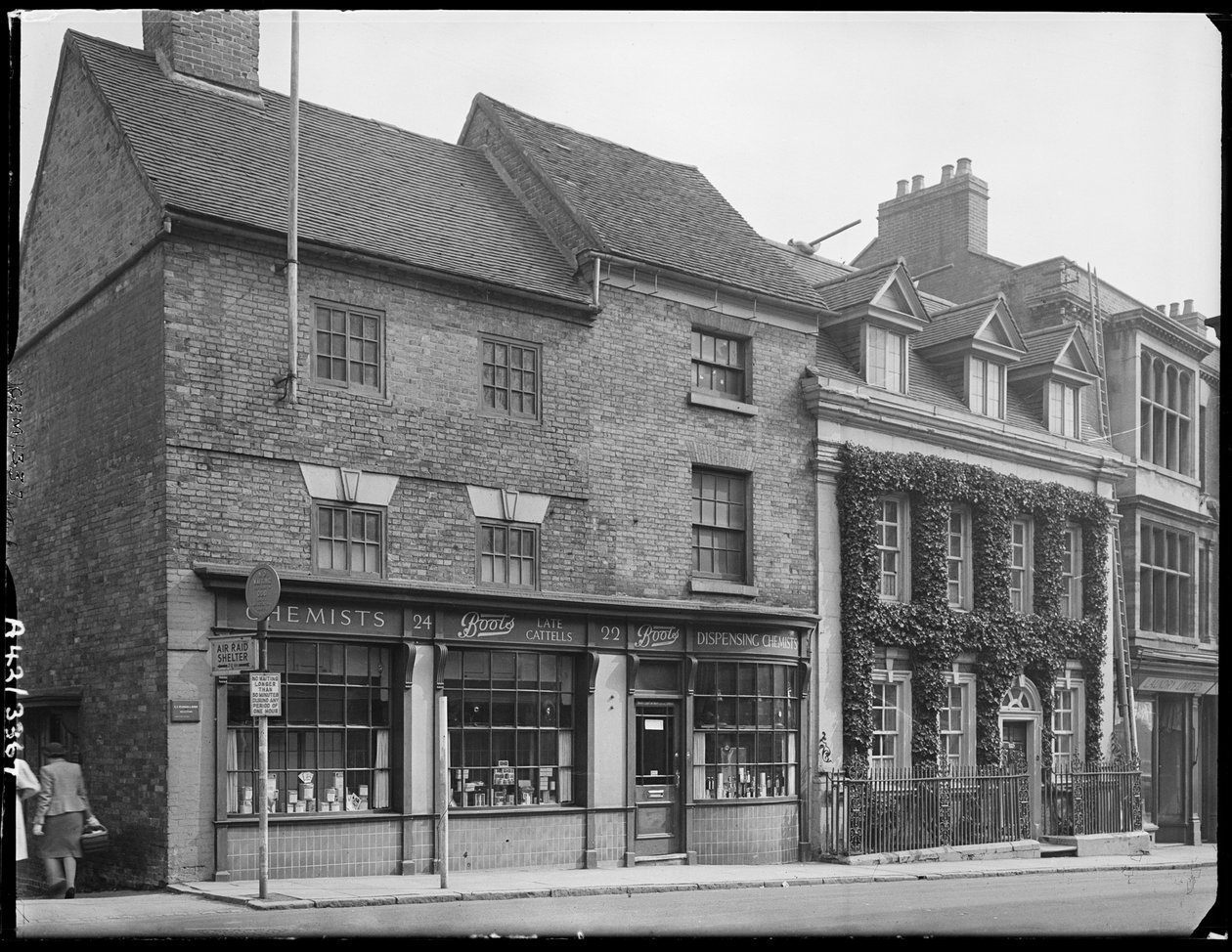 High Street, Sutton Coldfield, Birmingham, forår 1942. af George Bernard Mason