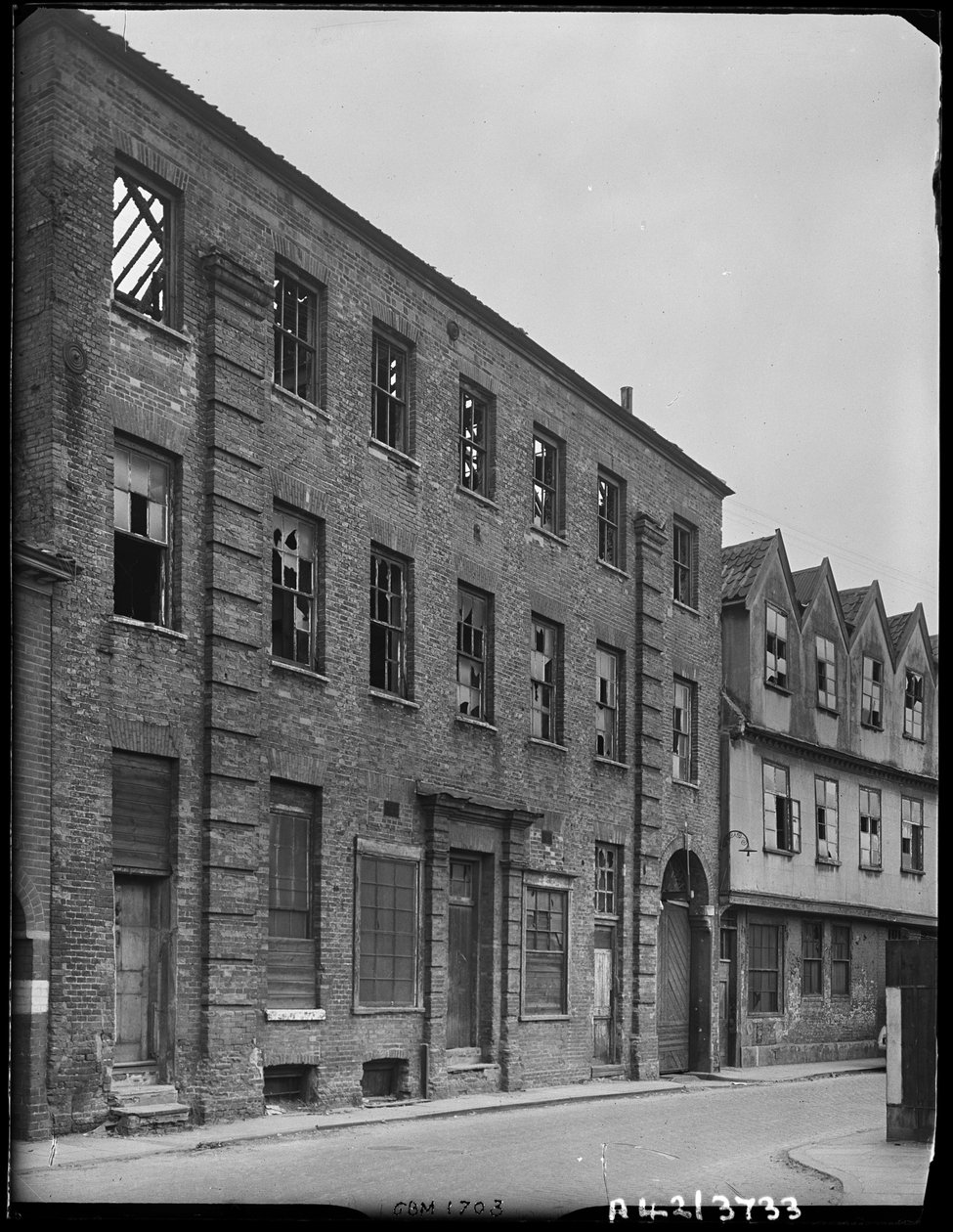 Norfolk Iron Works, Coslany Street, Norwich, Norfolk, 1942. af George Bernard Mason