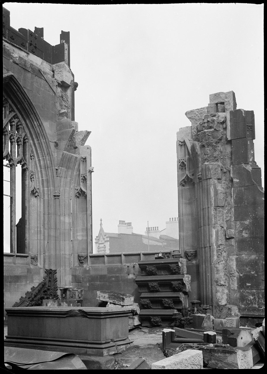 Manchester Cathedral, Manchester, 1942. af George Bernard Wood