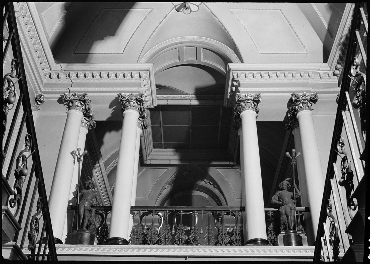 The Mansion House, High Street, Doncaster, 1942. af George Bernard Wood