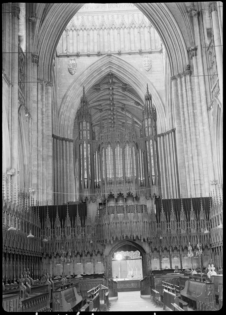 York Minster, Minster Yard, York, 1942. af George Bernard Wood