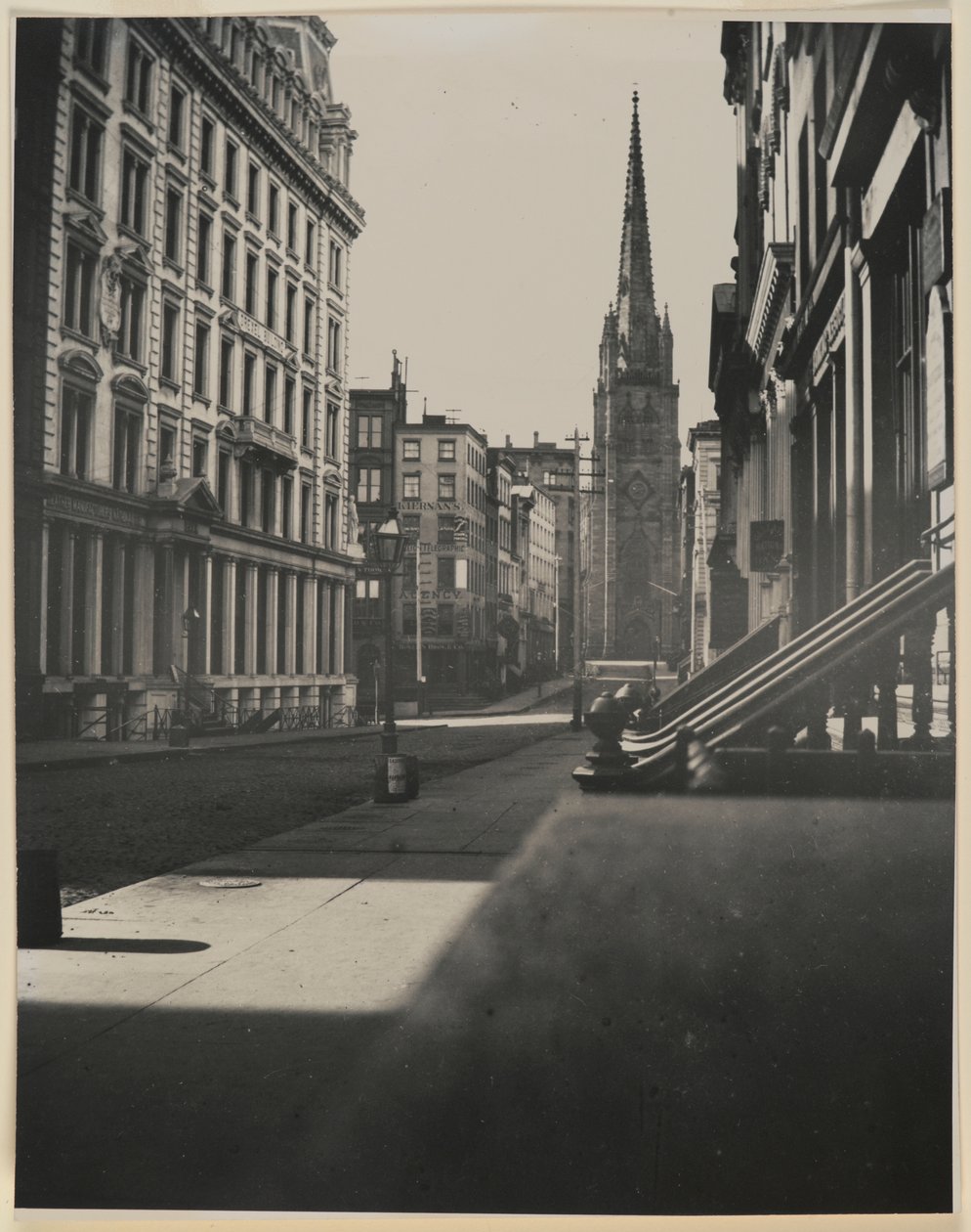 Wall Street, Manhattan (sølv gelatinetryk) af George Bradford Brainerd