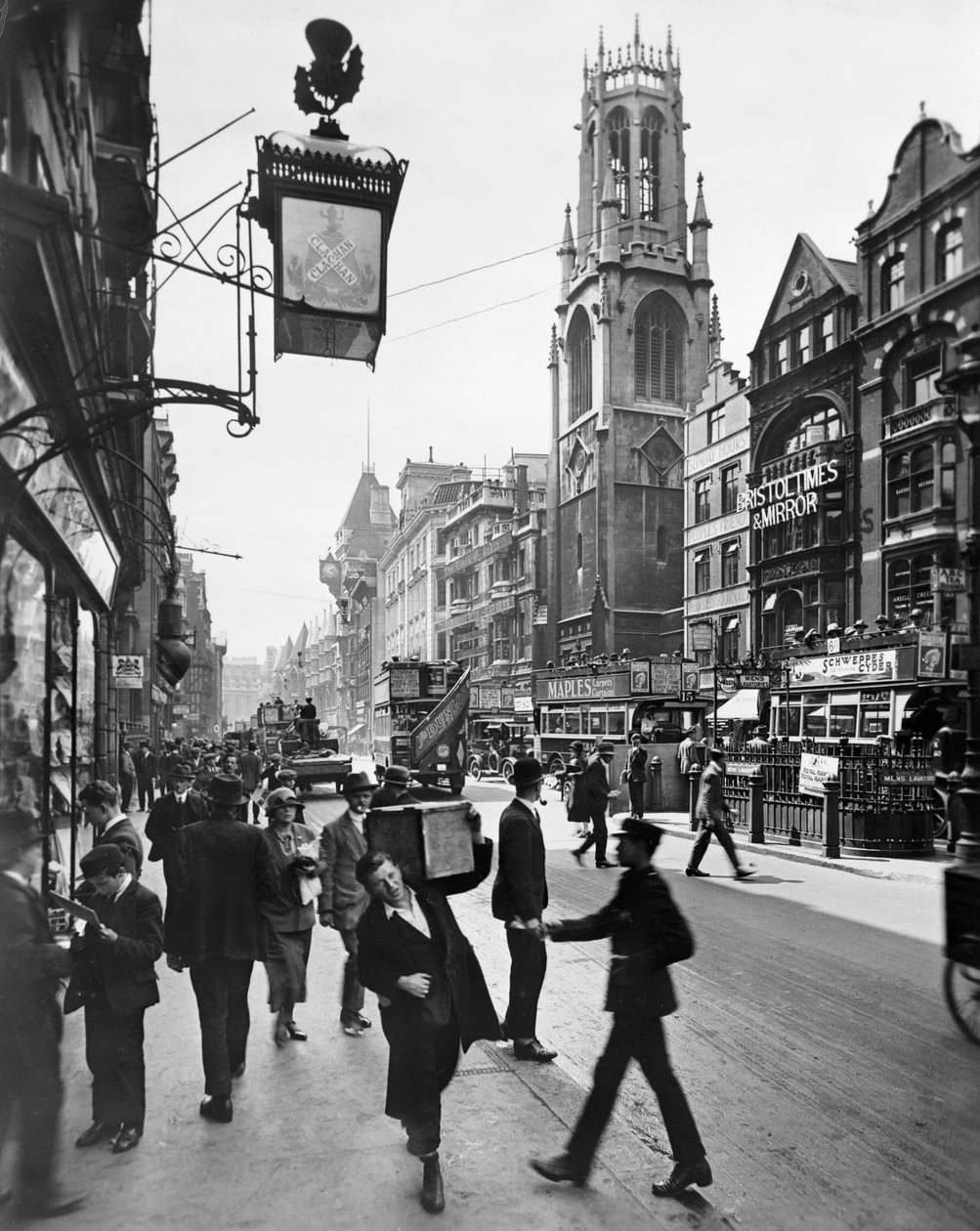 Fleet Street mod vest, City of London, 1920