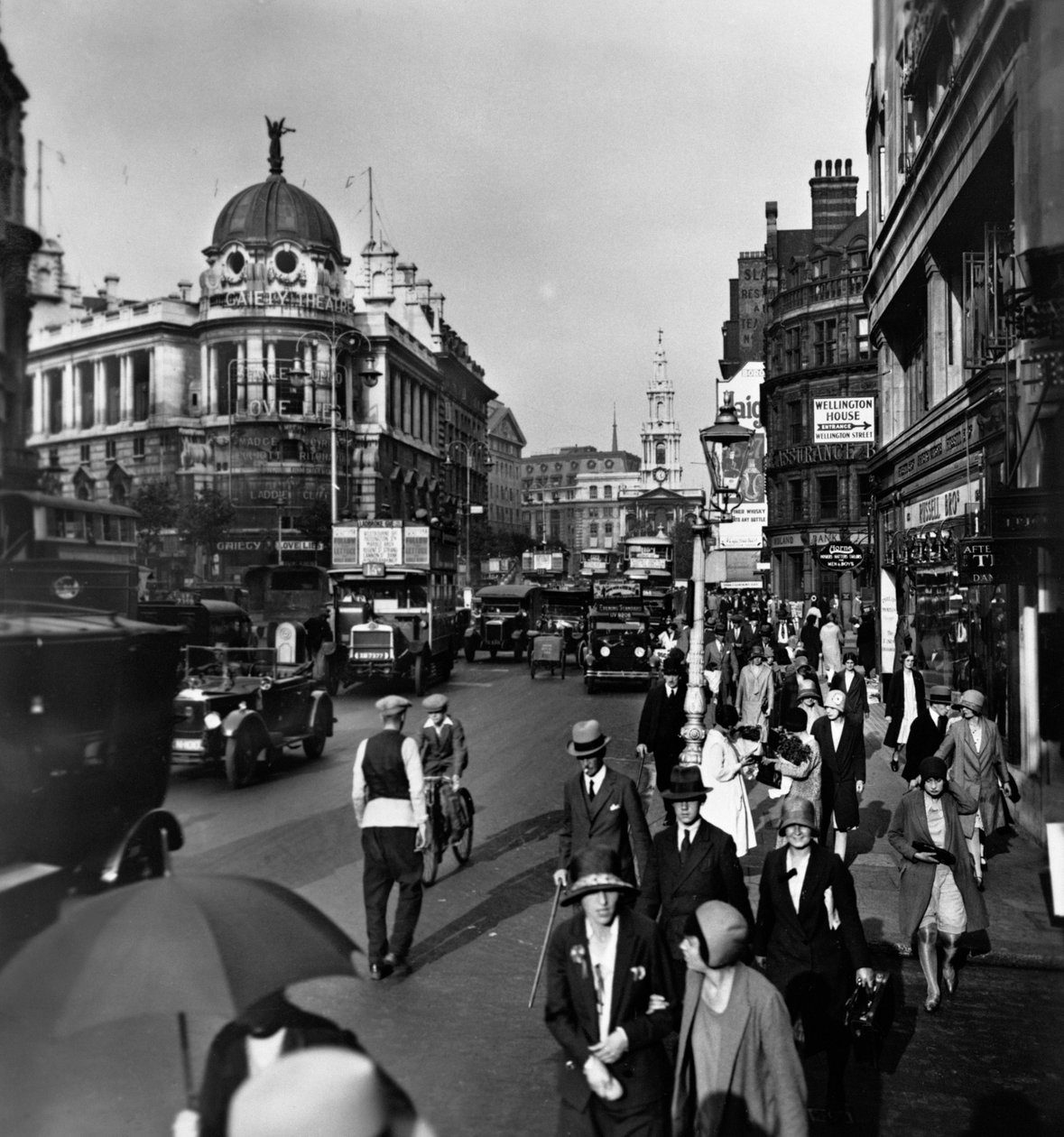 The Strand med Gaiety Theatre til venstre og St Clement Danes, Westminster, London, c1920