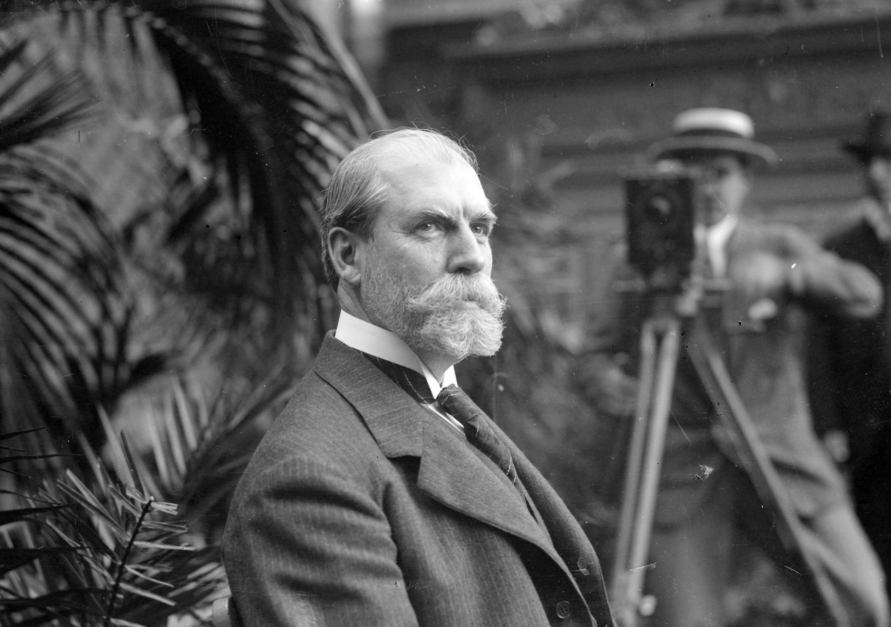 Charles E. Hughes på kamera, ca. 1915-20 af George Grantham Bain