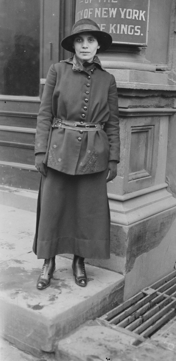 Fania Mindell sandsynligvis taget under Bownsville retssagen, 1917 af George Grantham Bain