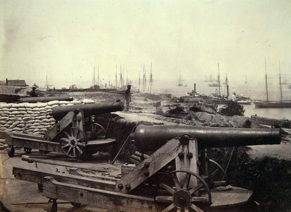 Oprørsbefæstninger og kanoner i Yorktown af George H. Houghton
