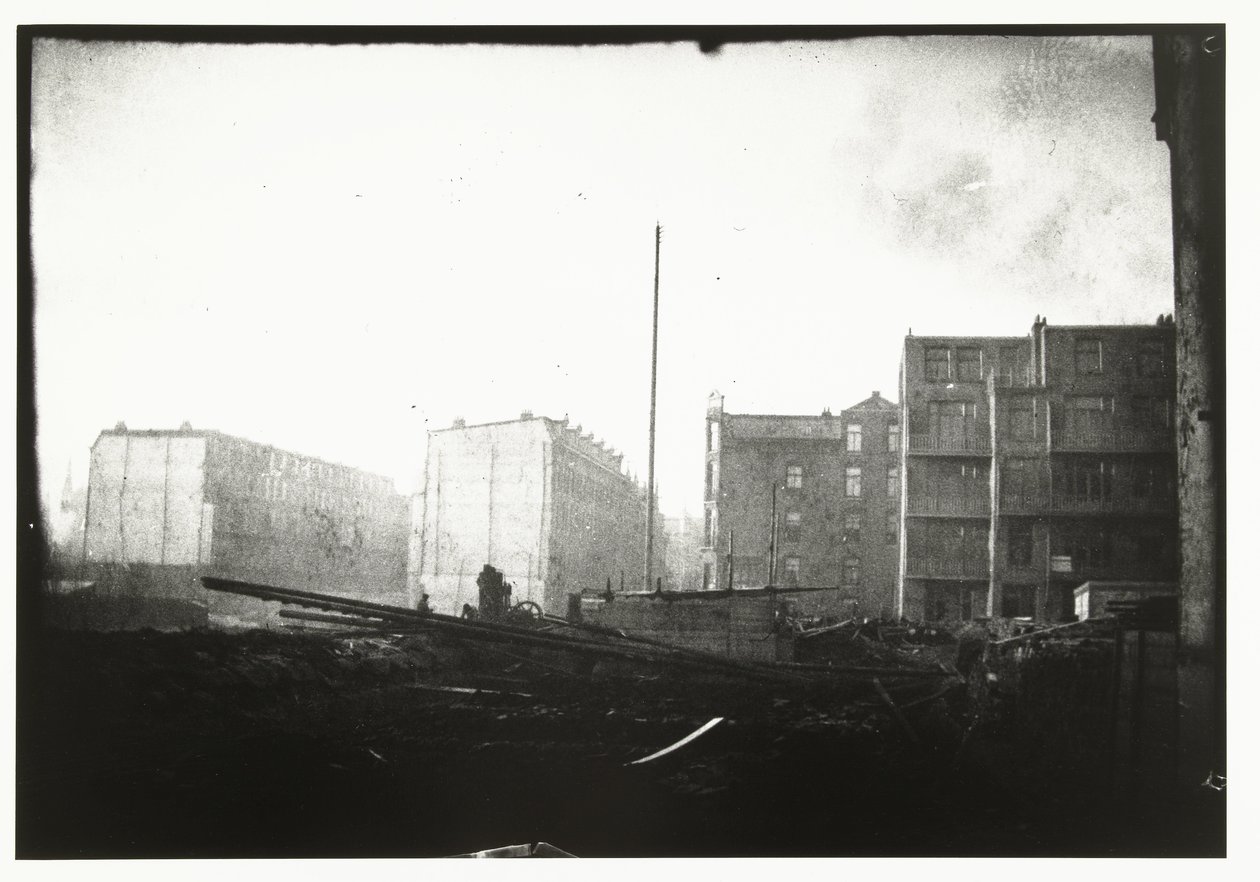 Nybyggeri langs Jacob van Lennep-kanalen i Amsterdam af George Hendrik Breitner