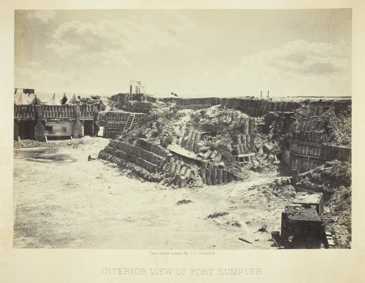 Indvendigt billede af Fort Sumpter af George N. Barnard