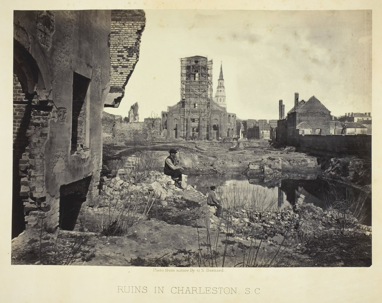 Ruiner i Charleston, S.C., 186566. af George N. Barnard