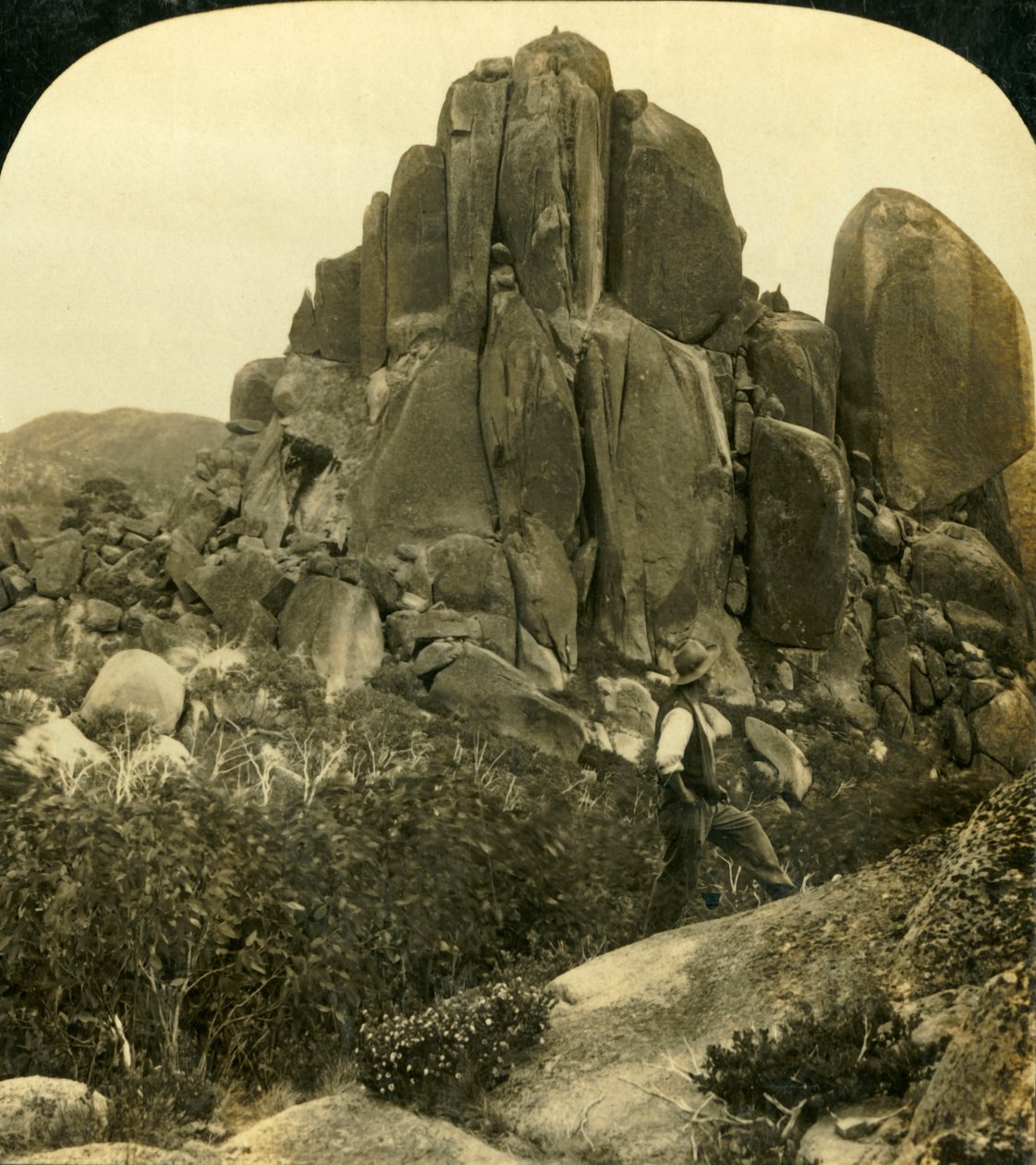Cathedral Rock, Buffalo Ranges, Victoria, Australien, c1909. af George Rose