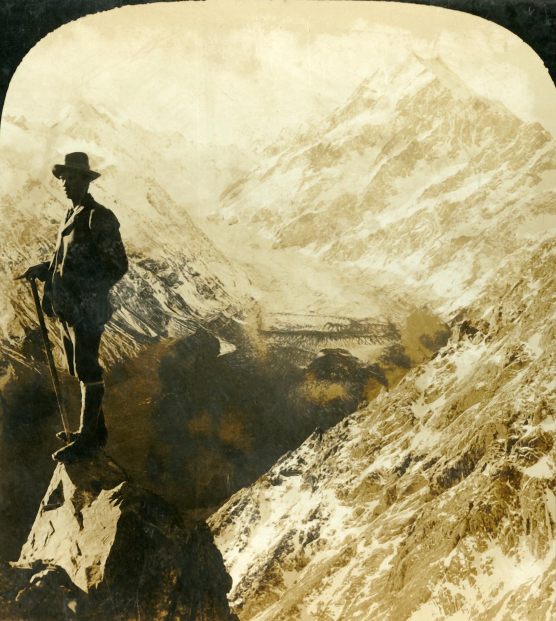 Mount Cook og lederen af Hooker-gletsjeren, New Zealand, c1909. af George Rose