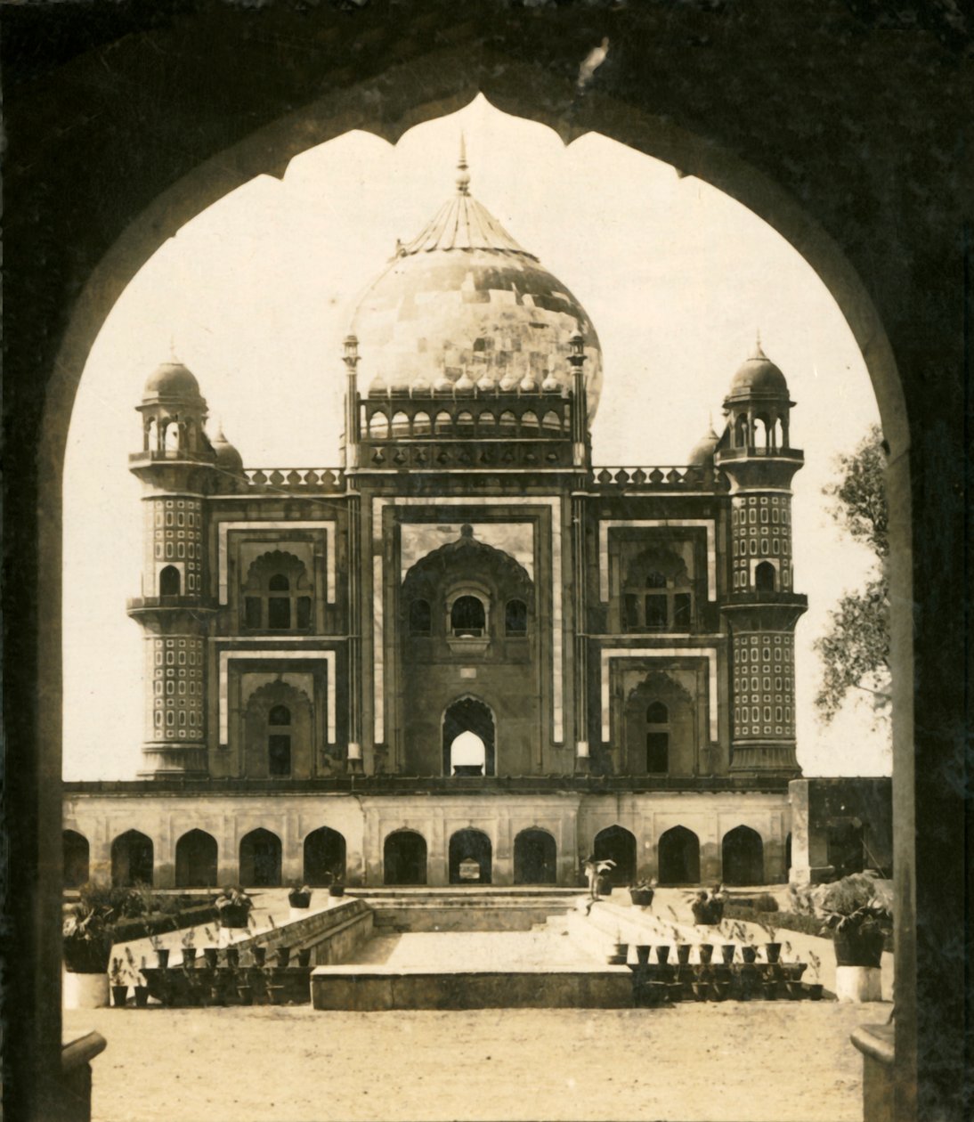 Safdarjungs grav, Delhi, Indien, c1909. af George Rose