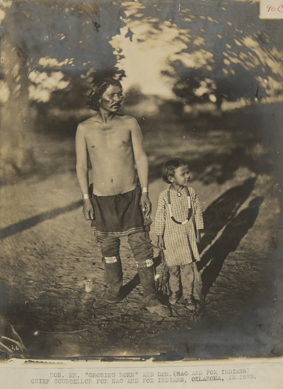 Hon. Hr. voksende Horn og søn. (Sac and Fox Indian) Chefrådgiver for Sac and Fox Indian, Oklahoma, i 1873 (foto) af George W. Ingalls