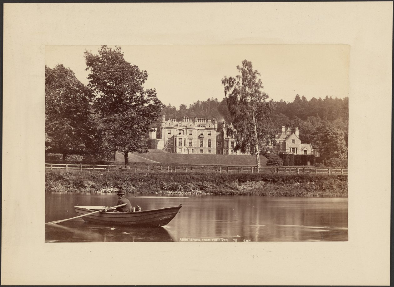 Abbotsford, set fra floden af George Washington Wilson