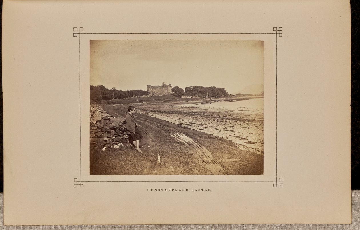 Dunstaffnage Castle af George Washington Wilson