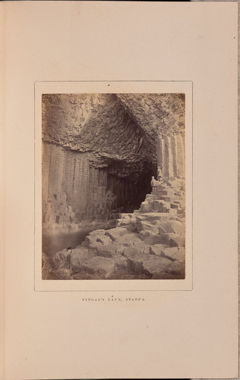 Fingals hule, Staffa af George Washington Wilson
