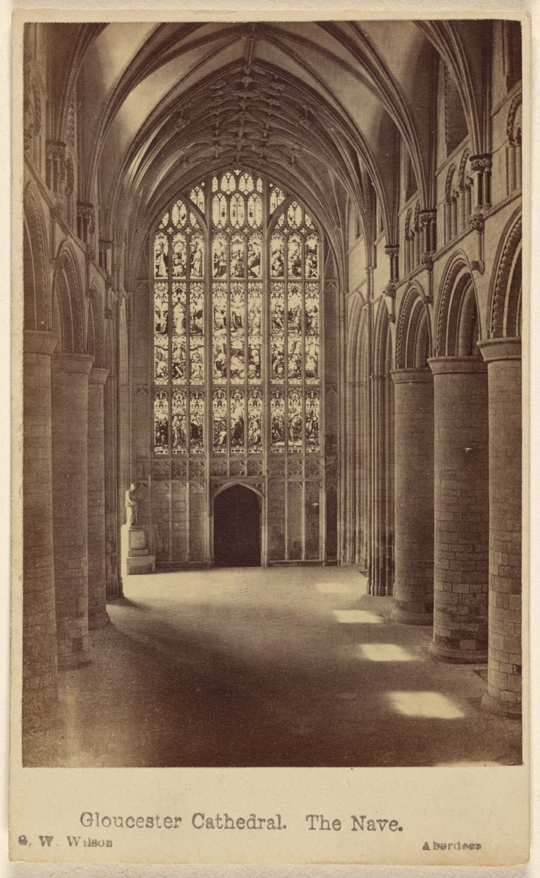 Gloucester Katedral. Midterskibet. af George Washington Wilson