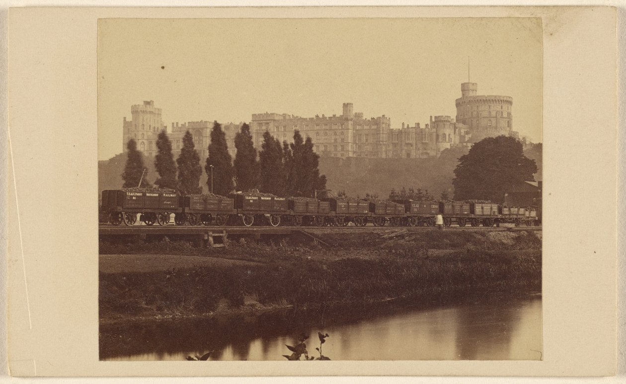 Windsor Castle, set fra Themsen af George Washington Wilson