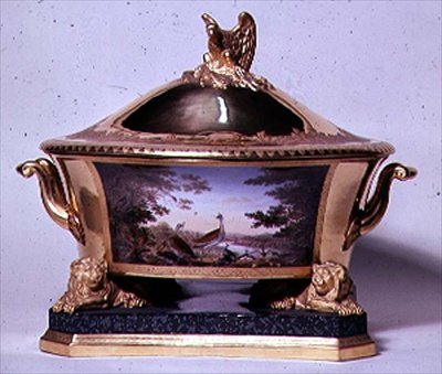 Terrin fra det preussiske middagsservice, Berlin, 1816-19 (porcelæn og forgyldning) (se også 10534) af German School