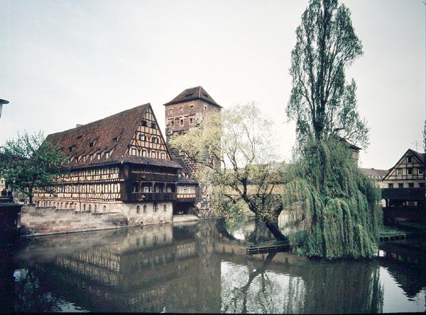 Udsigt over Weinstadel, bygget 1446-48 af German School