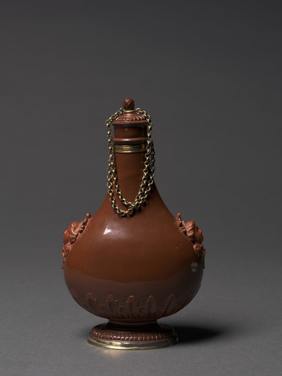 Flaske, fabrikant Meissen Porcelænsfabrik, Tyskland, ca. 1715 (poleret rødt stentøj, sølvforgyldte holdere) af German School