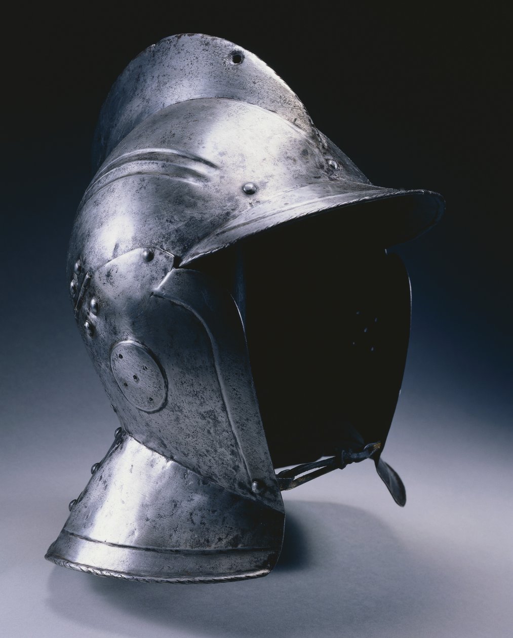 Burgonet med hængslede kindstykker, c.1540 (stål med læder hagerem) af German School