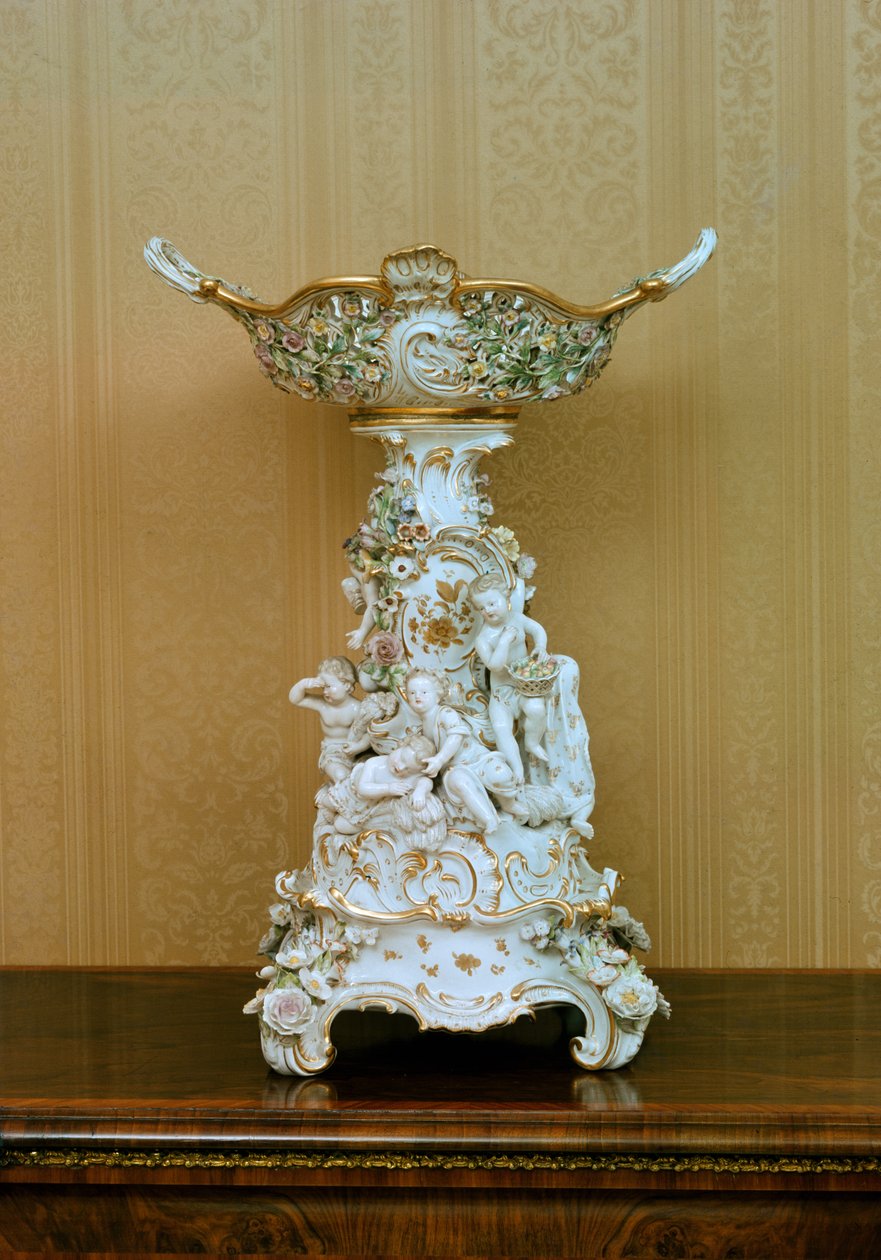 Kagestand med keruber, der viser årstiderne, ca. 1830 (porcelæn) af German School