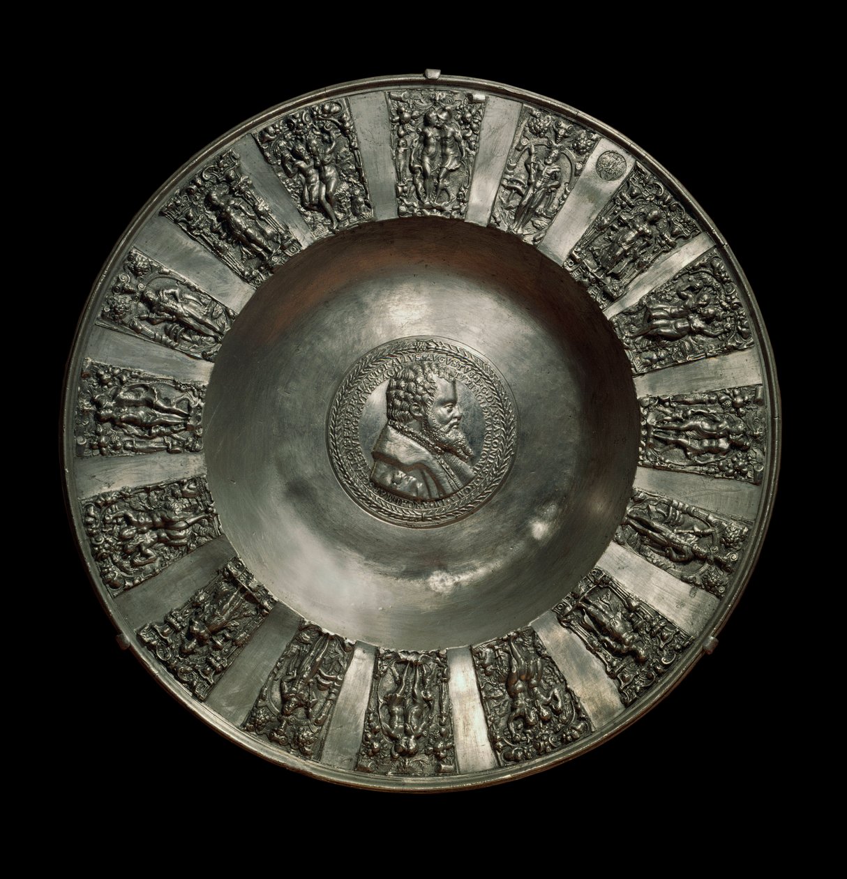 Tysk kunst: tinsaksisk fad omkring 1560. Paris, Louvre-museet af German School