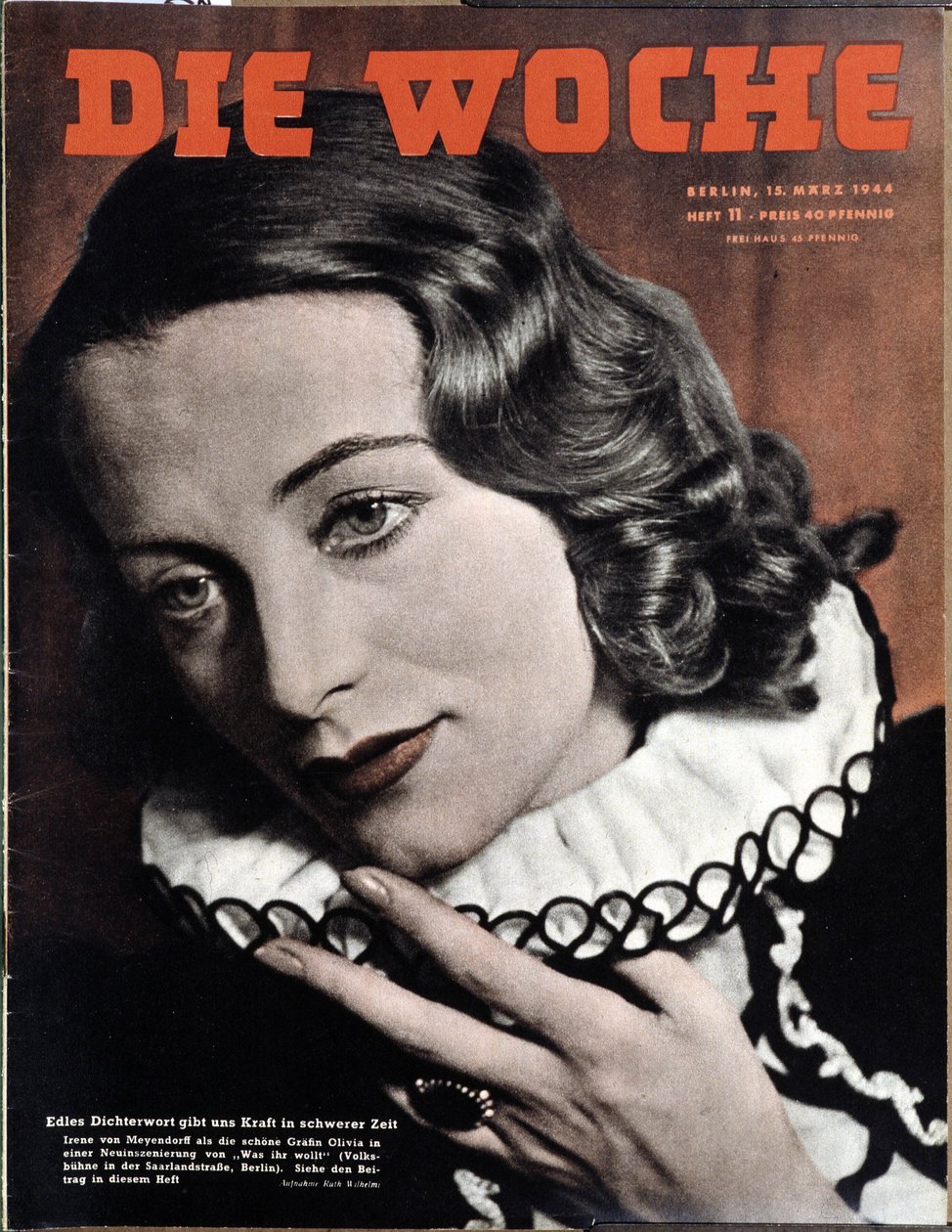 Iren Von Meyendorff i Shakespeares "Som du vil behage" på Theatre Populaire (Volksbahn) i Berlin, konv. ""Die Woche"" af German School