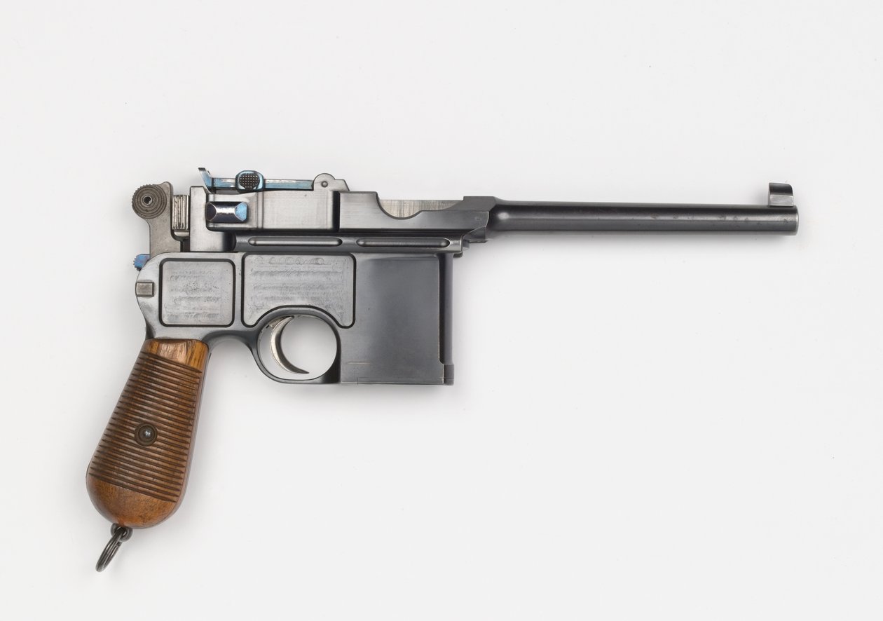Mauser C96 7,63 mm pistol af German School