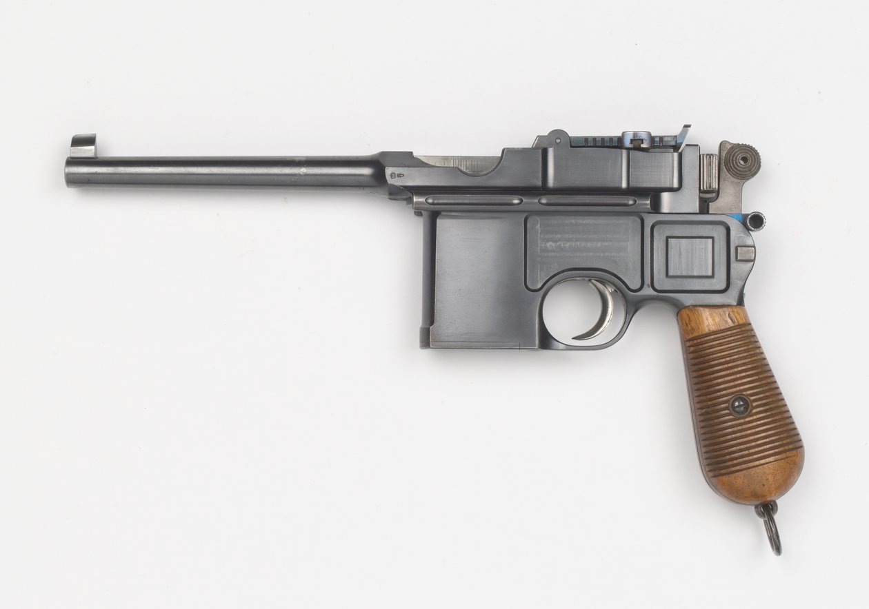 Mauser C96 7,63 mm pistol af German School