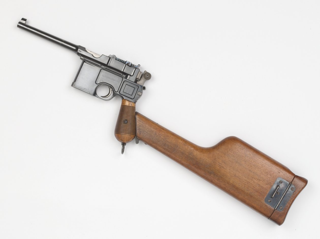 Mauser C96 7,63 mm pistol af German School