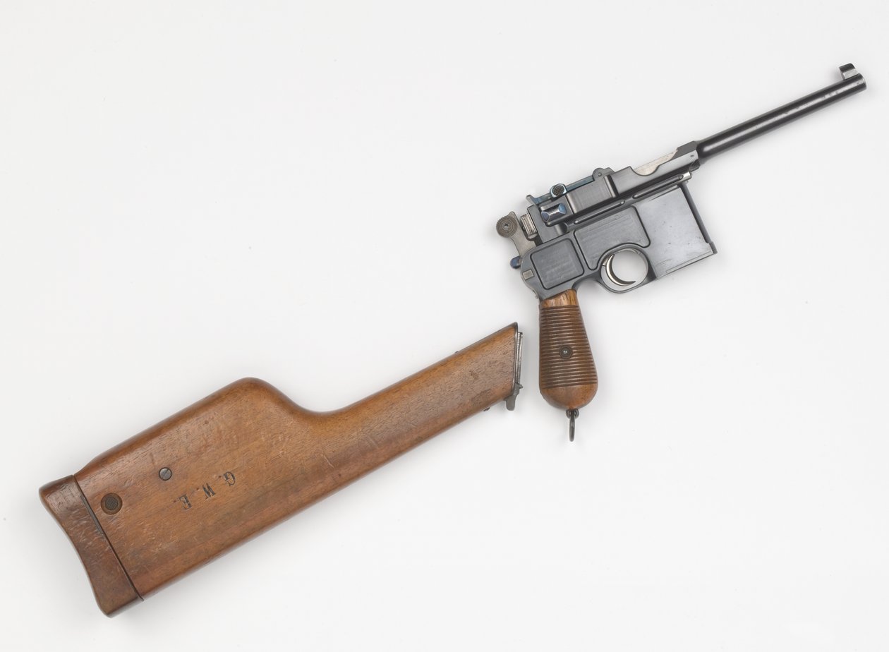 Mauser C96 7,63 mm pistol af German School