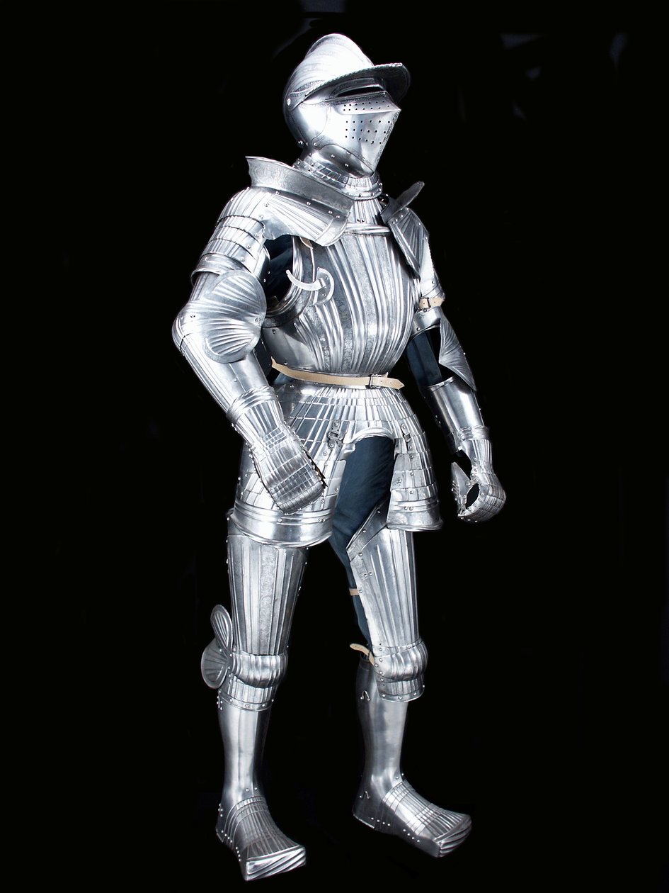 "Maximilian" feltpanser fra "Fico"-gruppen, med tilhørende hjelm, ca. 1525-30, dekoreret ca. 1805 (ætset stål med moderne læder og restaureringer) af German School