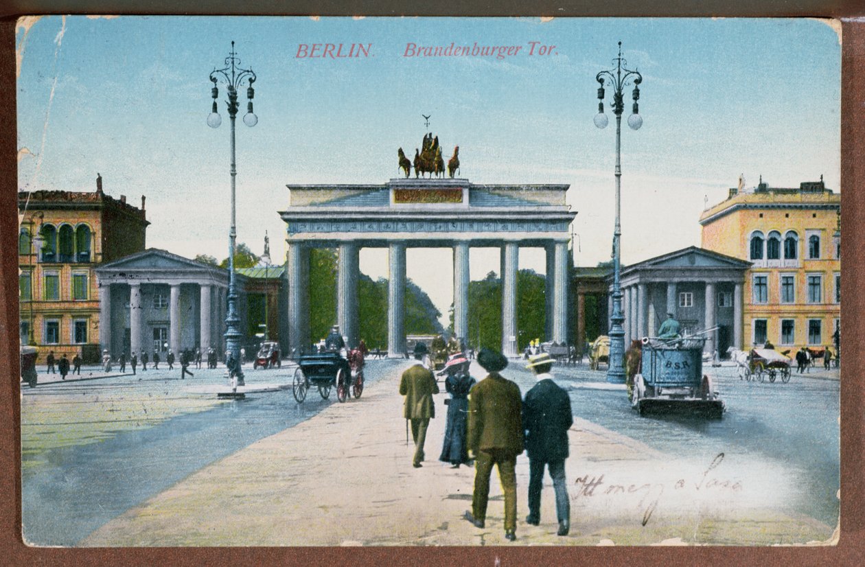 Postkort forestillende Brandenburger Tor i Berlin, (farvet foto) af German School