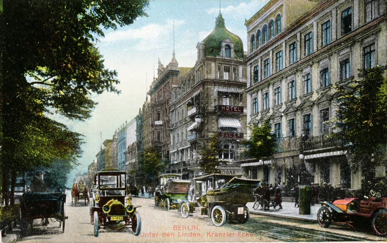 Postkort forestillende Unter den Linden og Kranzler-Eck i Berlin, ca. 1910 (farvet foto) af German School