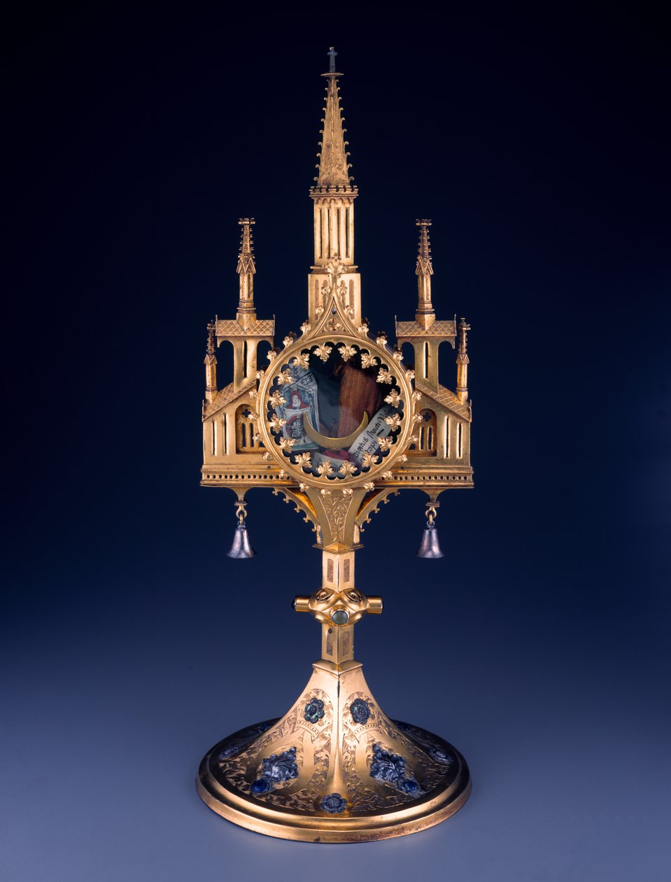 Relikviemonstrans fra Guelph Treasure, lavet af Hildesheim-værkstedet, tidligt i det 15. århundrede (indgraveret kobberforgyldt, sølv og gennemskinnelig emalje) af German School
