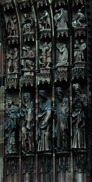 Skulpturdetaljer fra højre side af midterportalen, vestfacade, påbegyndt 1277 (sten) af German School