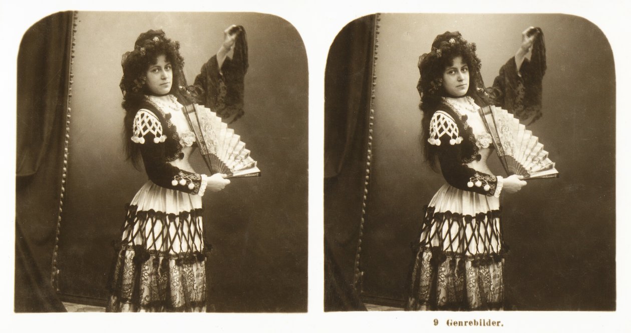 Stereoskopisk kort, der viser en ung kvinde i traditionelt spansk kostume fra Aragon-området, ca. 1900 (sepia-billede) af German School