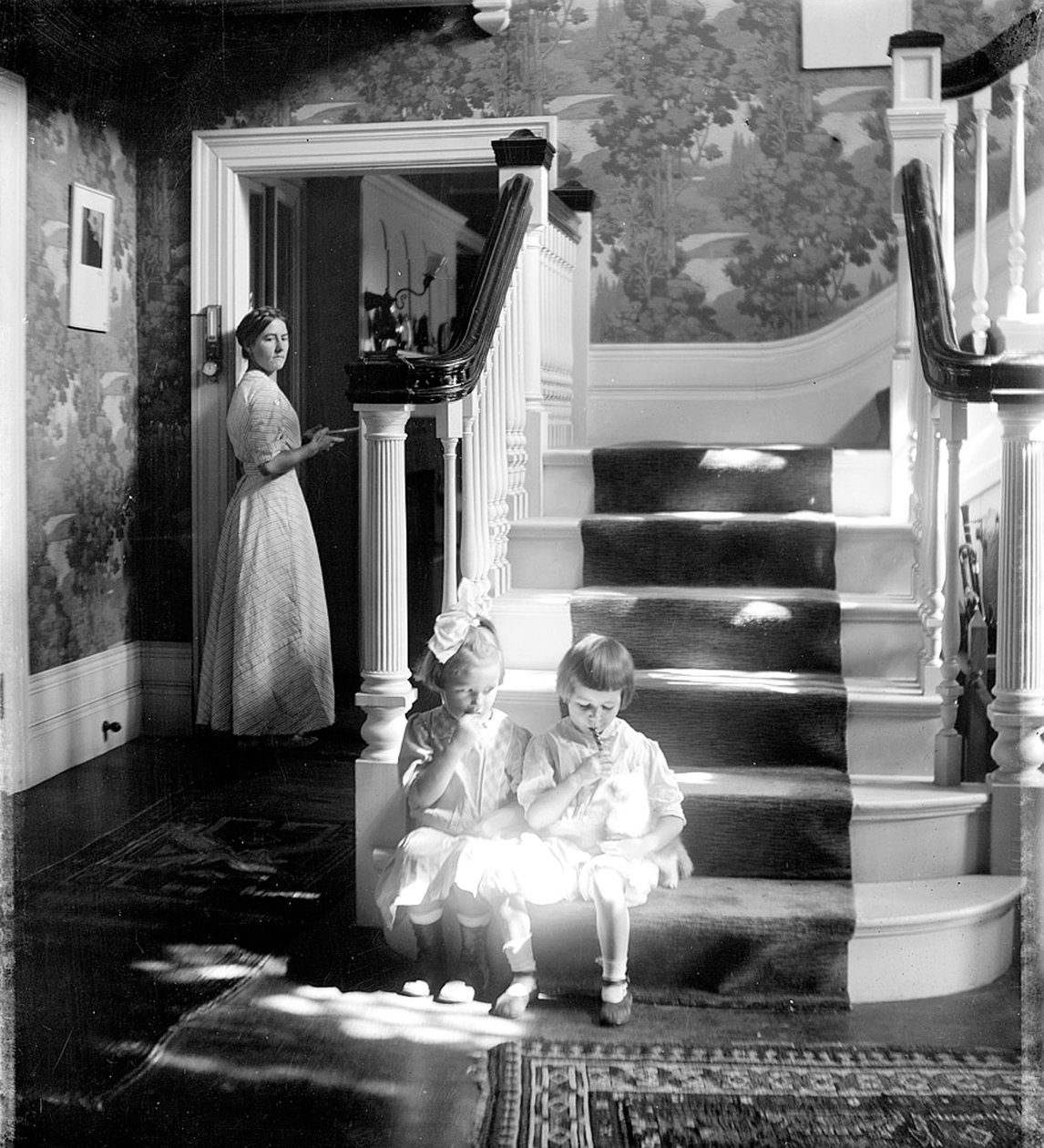 Slikkepinde, 1910 af Gertrude Käsebier