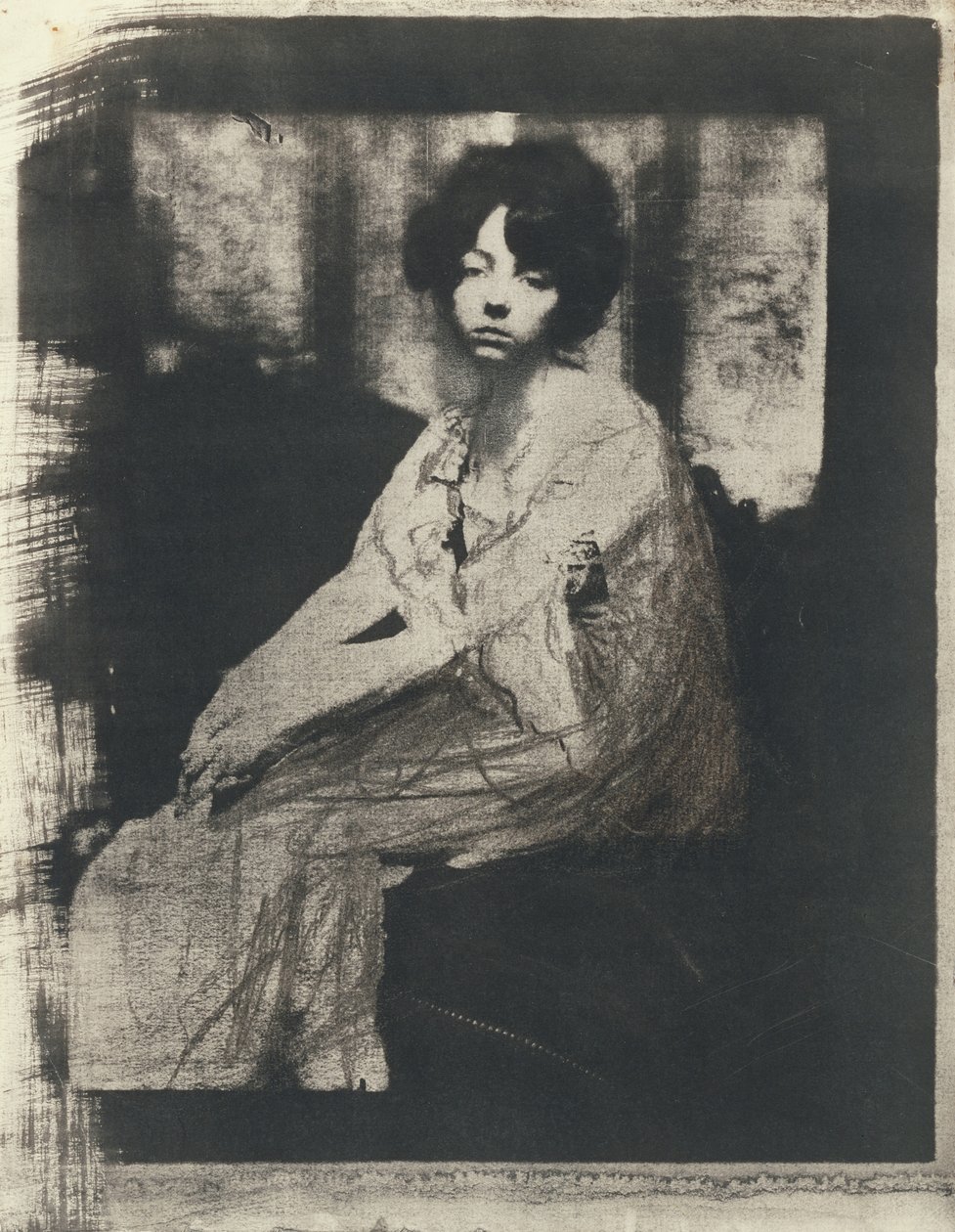 [Siddende kvinde] af Gertrude Käsebier