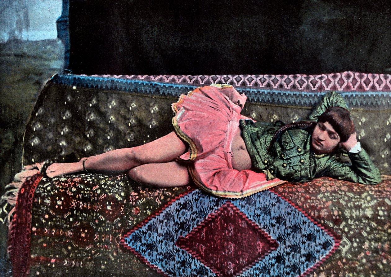 Persisk kvinde i et harem, c1890. af Gillot