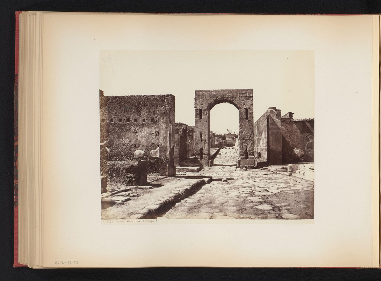 Udsigt over Strada Mercurio i Pompeji, Italien Strada Mercury. (Pompeii) (titel på objekt) af Giorgio Sommer (attributed to)
