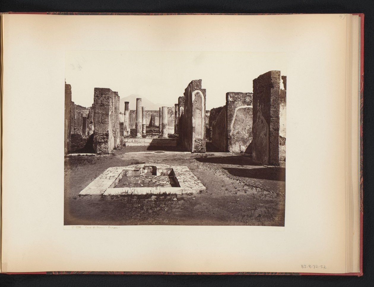Udsigt over ruinerne af Casa di Pansa i Pompeji, Italien Casa di Pansa (Pompeii) (titel på objekt) af Giorgio Sommer (attributed to)